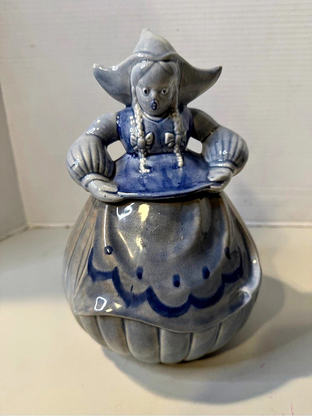 Red Wing Blue & Gray Ceramic Decor